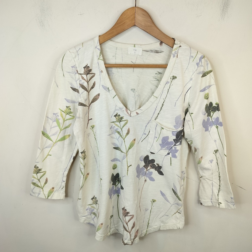 T.La Floral V-Neck T-Shirt Womens Small Slub Knit Pocket Cotton Cottage Nature